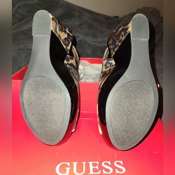 🔥GUESS Peep-toe Platforms - Picture 3 of 5